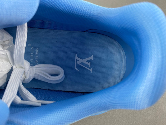 L0VT SNEAKER