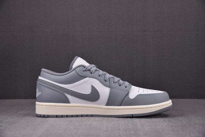 Air Jordan 1 Low“Stealth and White 553558-053