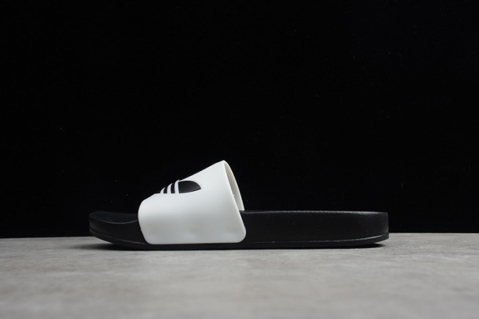 ADILETTE PRIDE SLIPPER H903P176