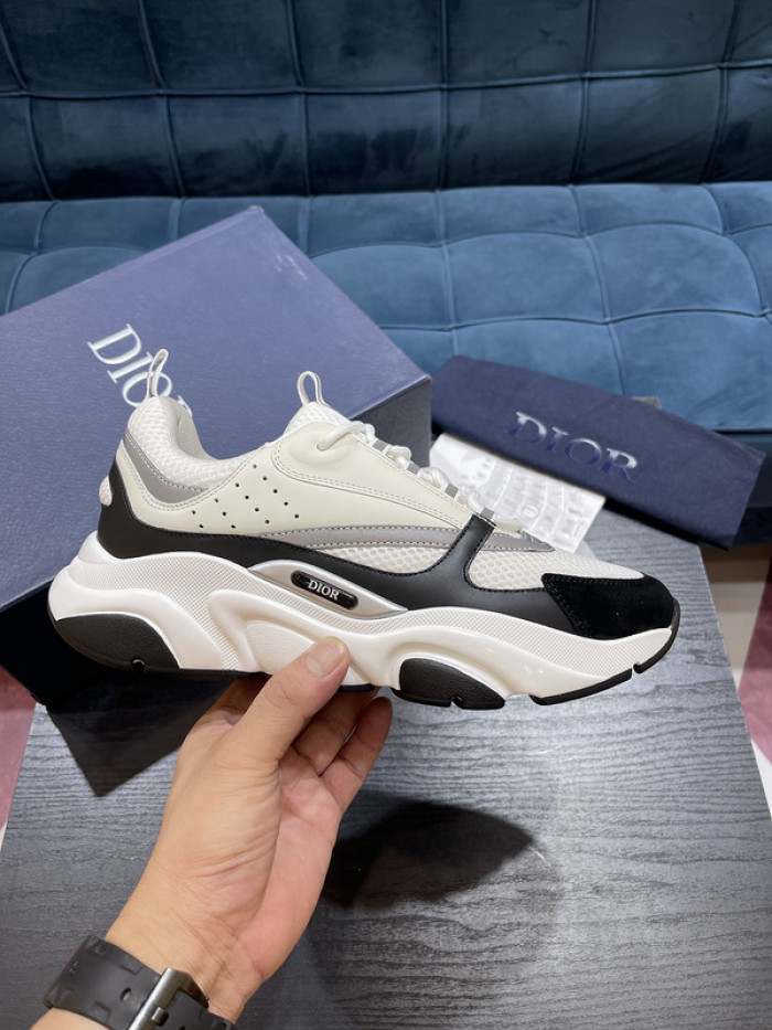 D10R SNEAKER