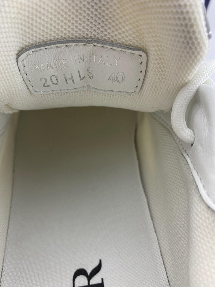 D10R SNEAKER