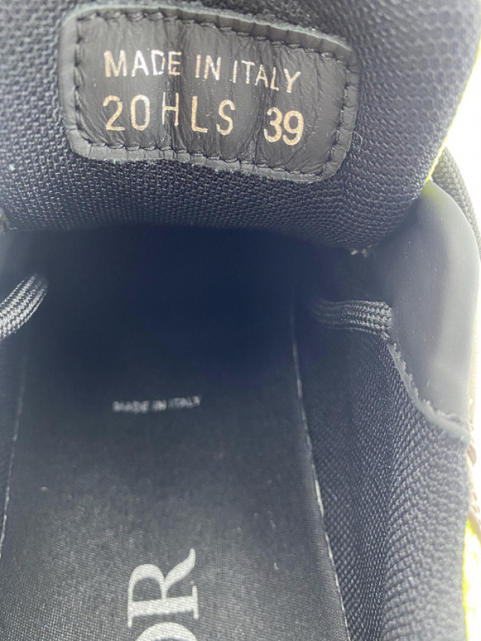 D10R SNEAKER