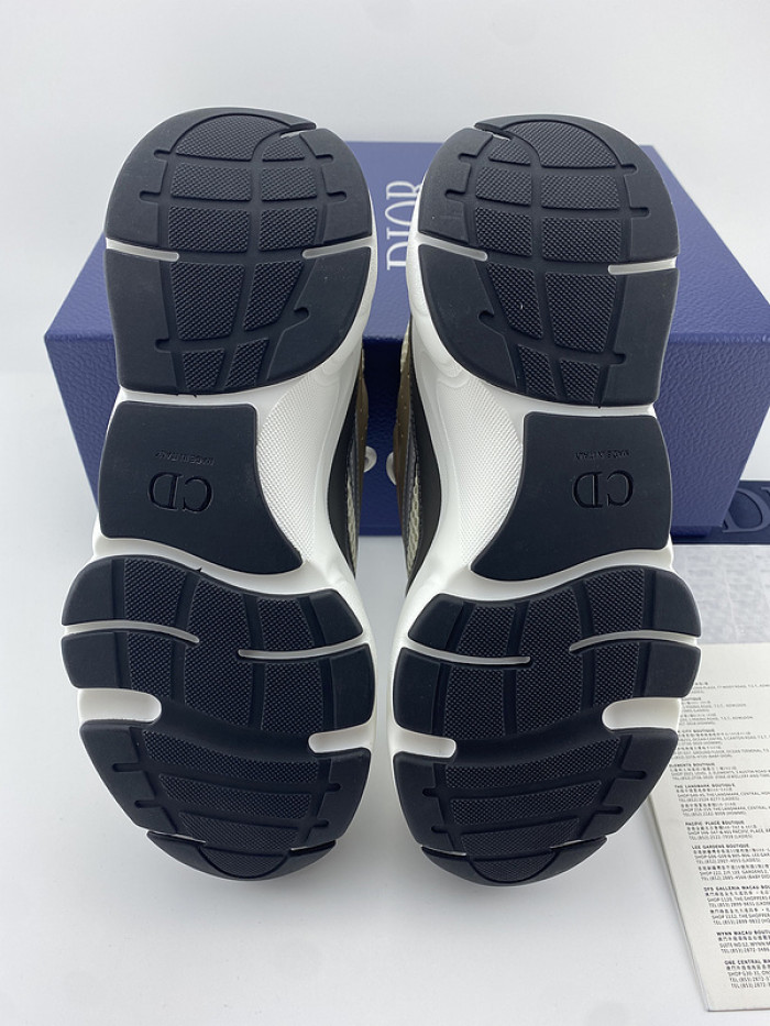 D10R SNEAKER