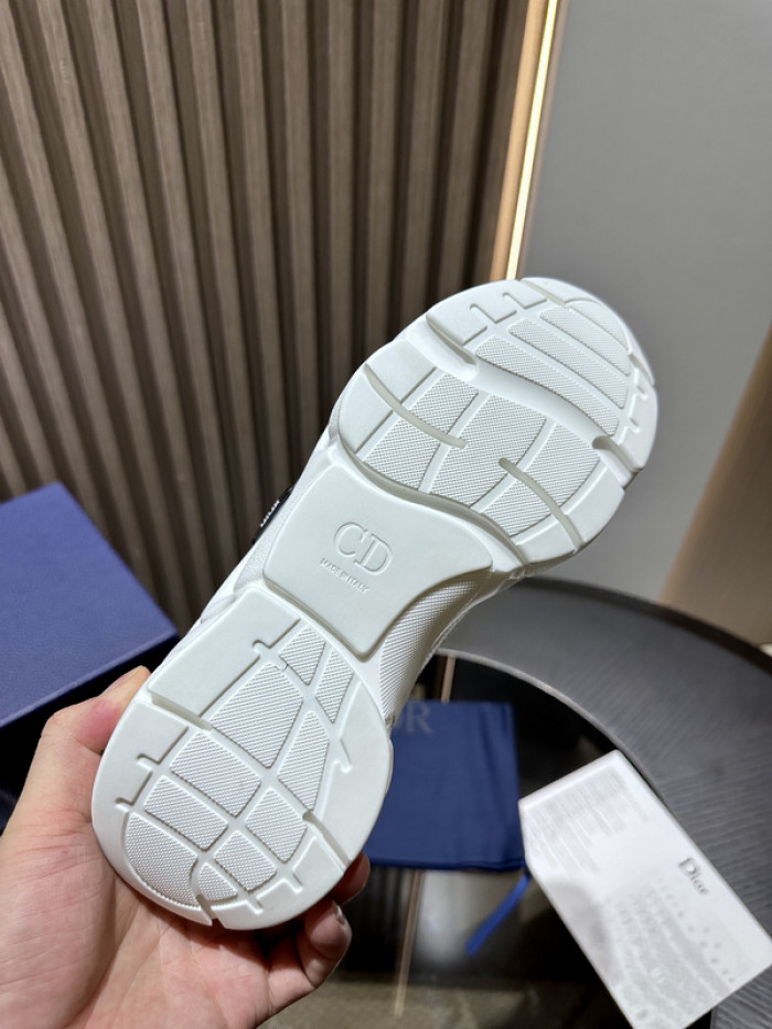 D10R SNEAKER