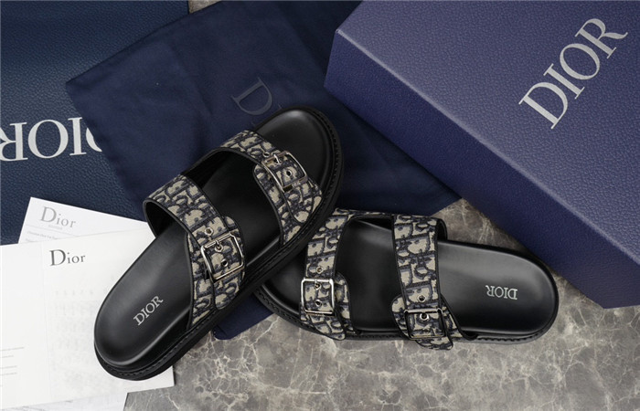 d10r sandal