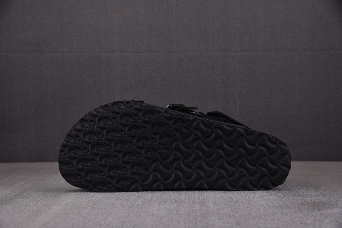 d10r sandal