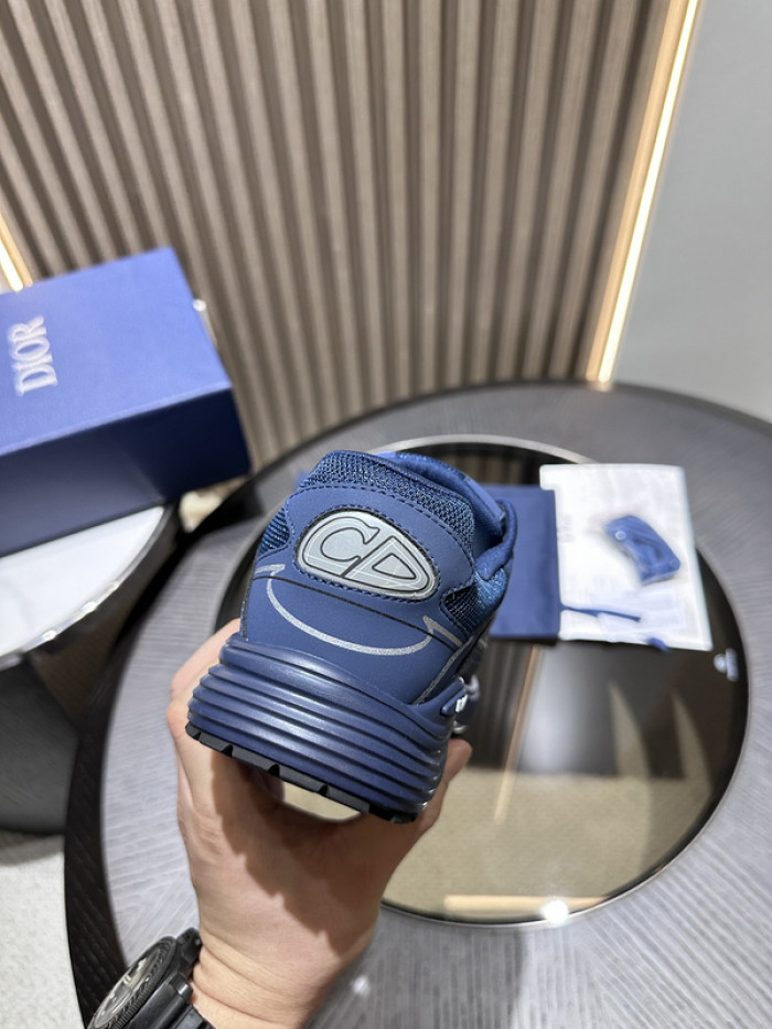 D10R SNEAKER