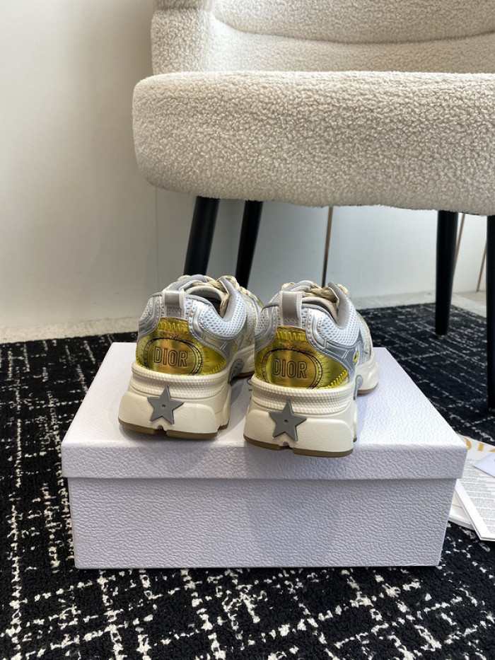 D10R SNEAKER