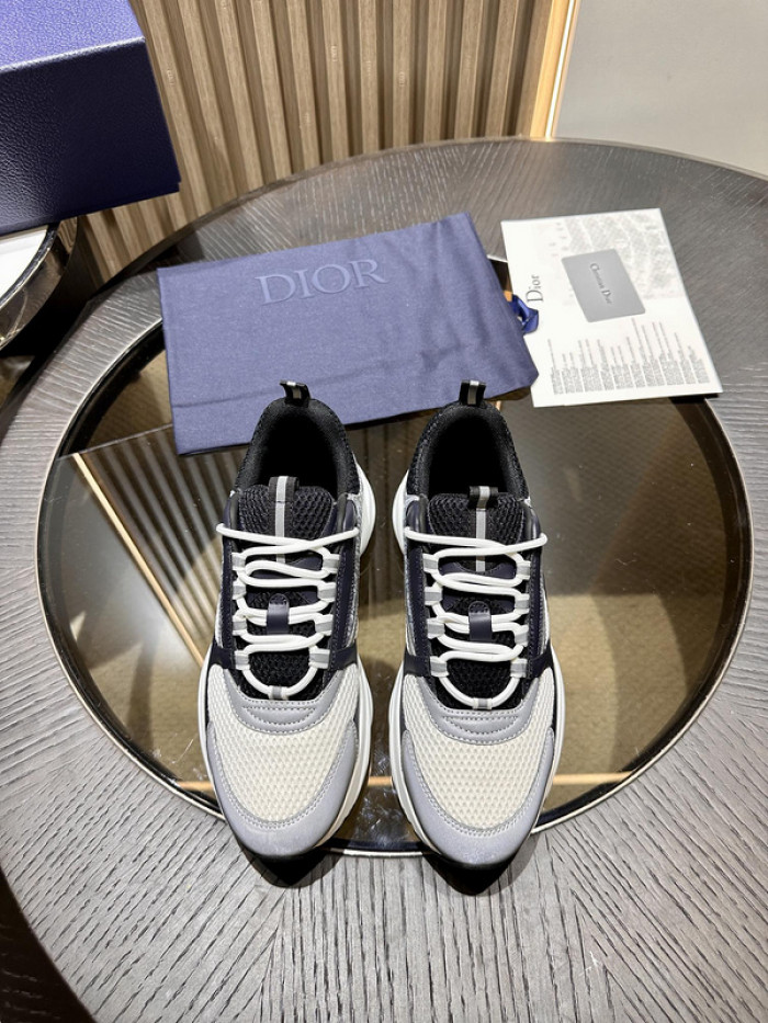 D10R SNEAKER