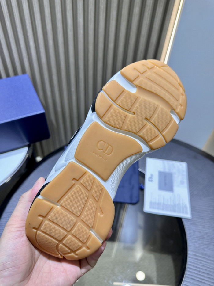 D10R SNEAKER