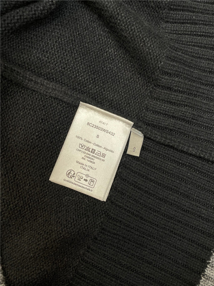 D10R SWEATER