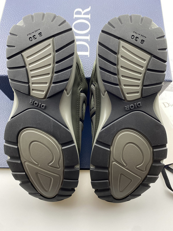D10R SNEAKER