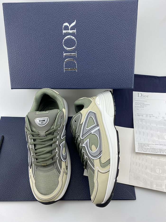 D10R SNEAKER
