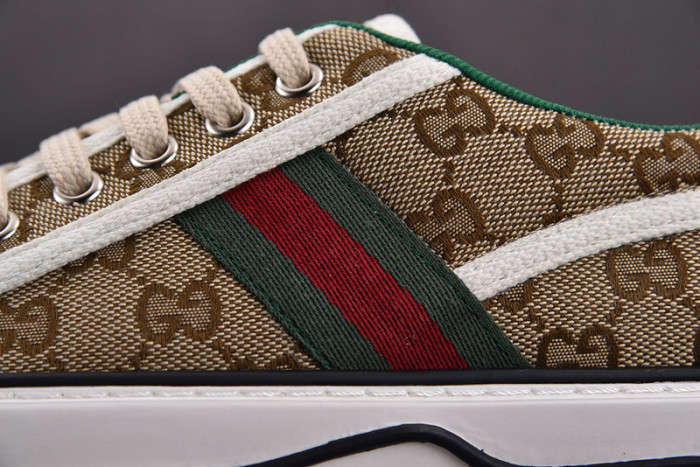 GUI SNEAKER