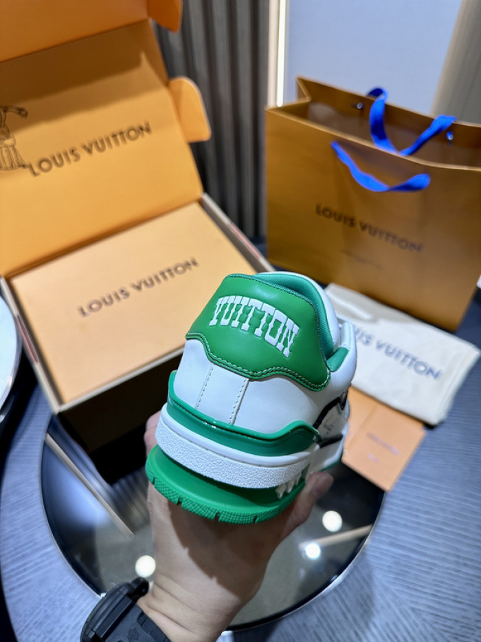 L0VT SNEAKER