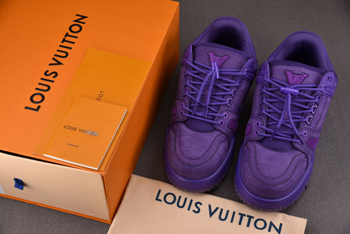 L0VT SNEAKER