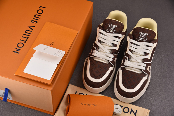 L0VT SNEAKER