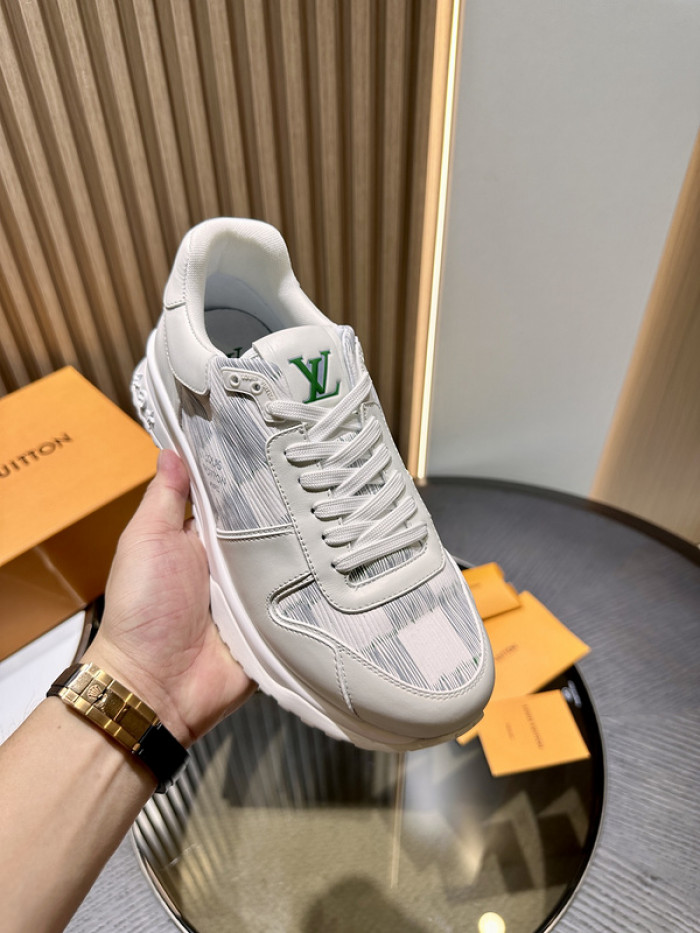 L0VT SNEAKER
