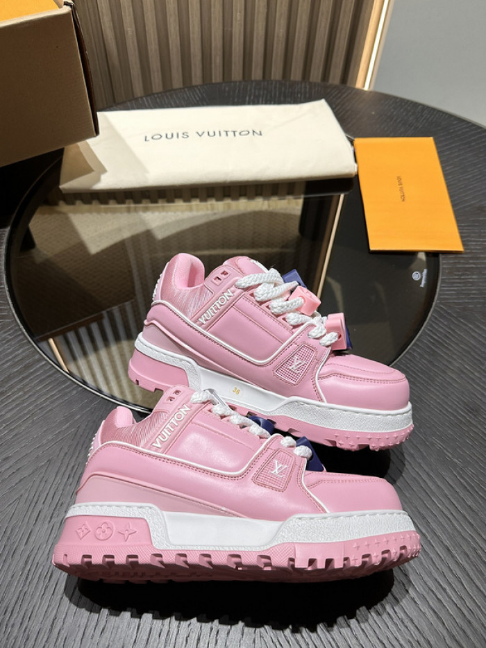 L0VT SNEAKER