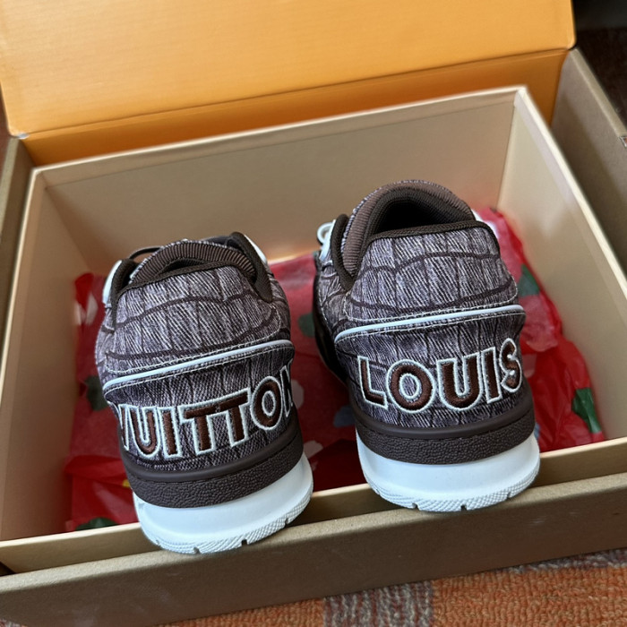 L0VT SNEAKER