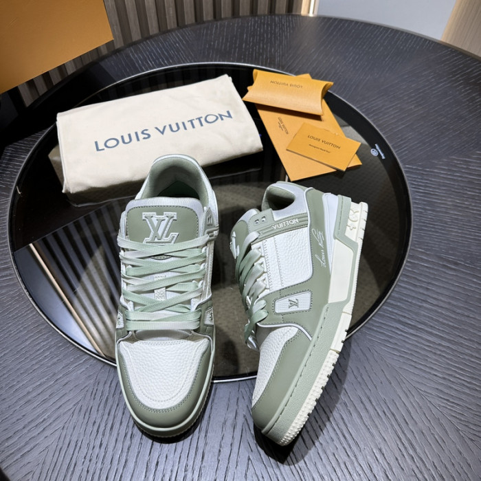 L0VT SNEAKER