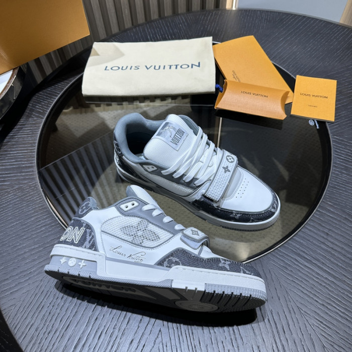 L0VT SNEAKER