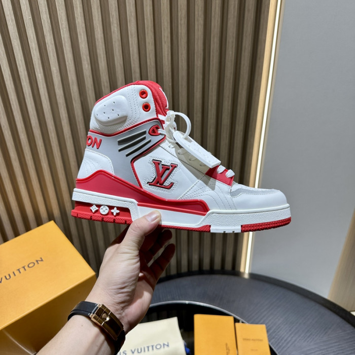 L0VT SNEAKER