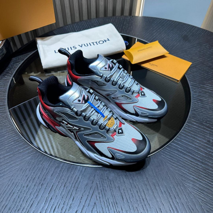 L0VT SNEAKER
