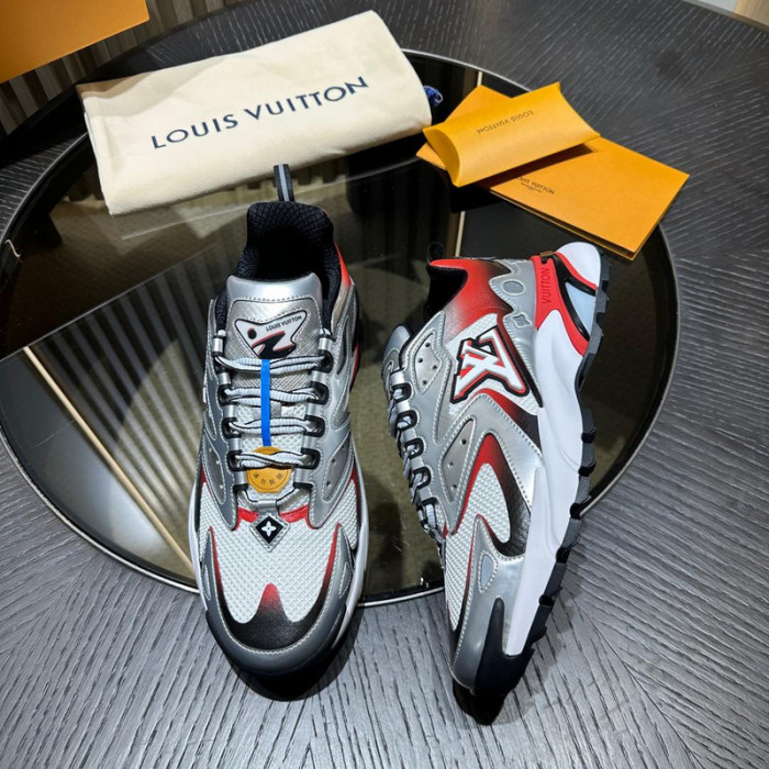 L0VT SNEAKER