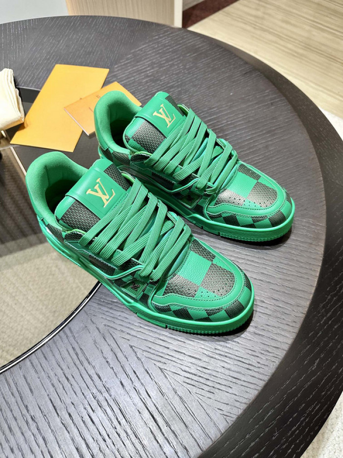 L0VT SNEAKER