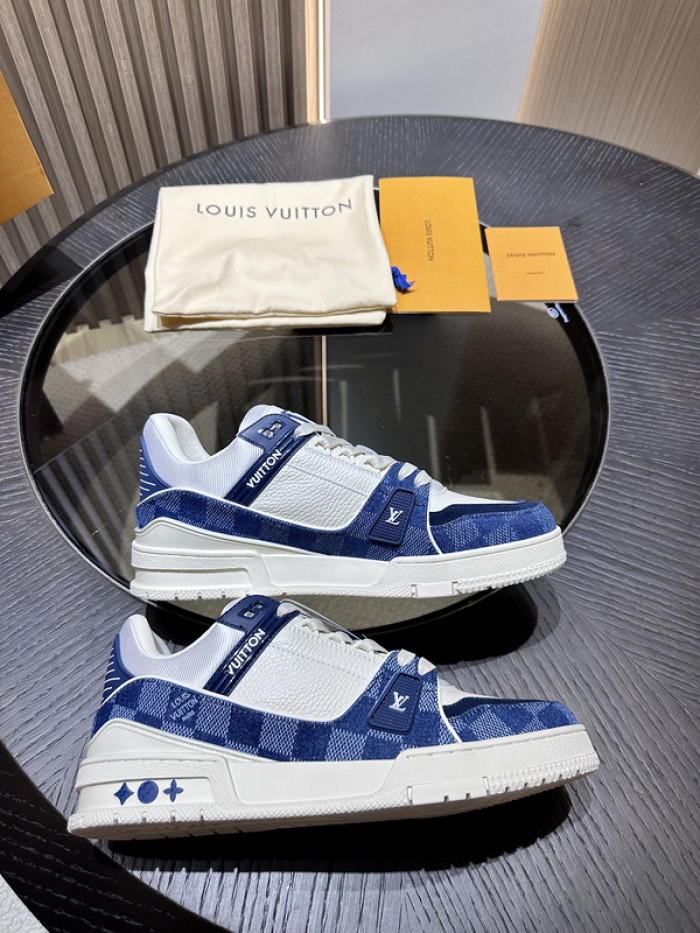 L0VT SNEAKER