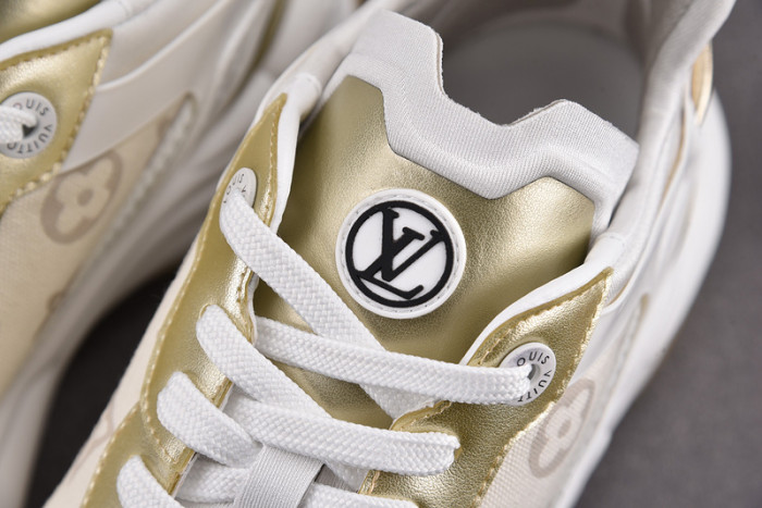 L0VT SNEAKER