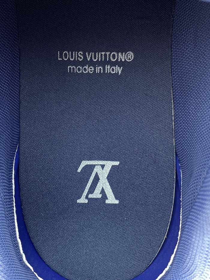 L0VT SNEAKER