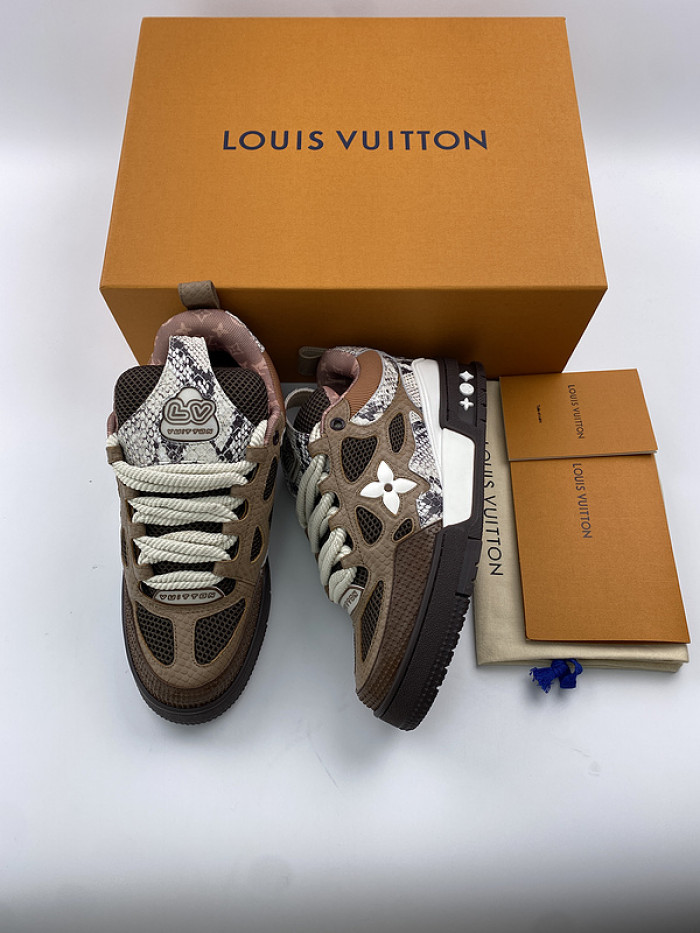 L0VT SNEAKER