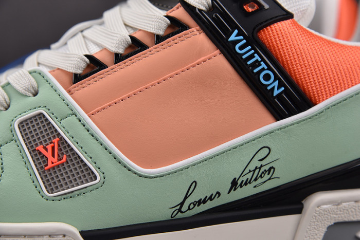 L0VT SNEAKER