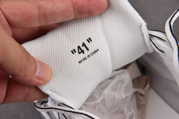 OFW SNEAKER