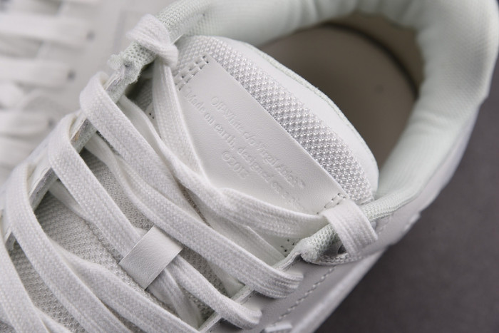 OFW SNEAKER